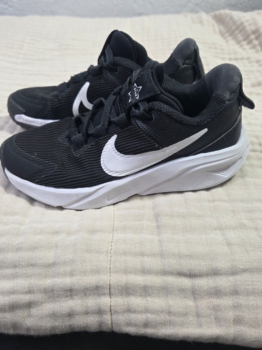 Nike Star Runner 4 NN Kids Black White Running Shoes Size US 11.5C Little Kids